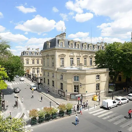 Des Archives 3* Paris