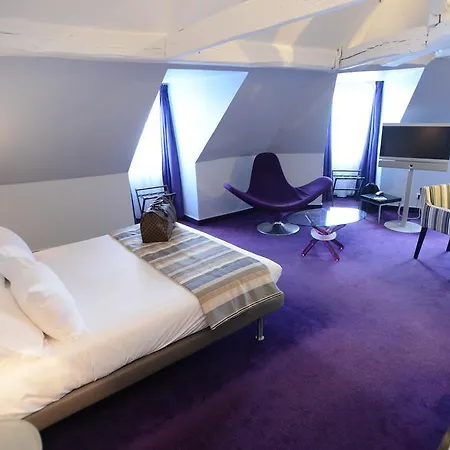 Des Archives Hotell 3*