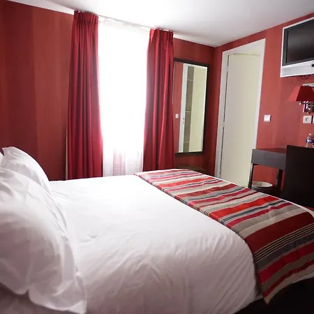 Des Archives Hotell 3*
